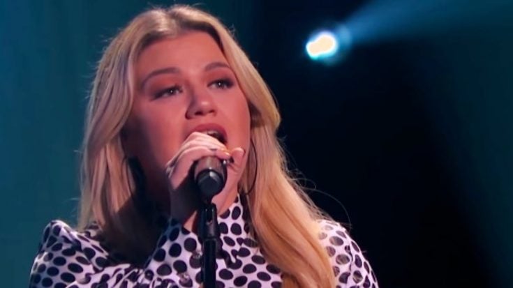 Kelly Clarkson Covers Elvis' 