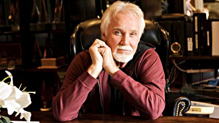 Family And Friends Gather For Kenny Rogers’ Funeral Two Years After His Death | Classic Country Music Videos
