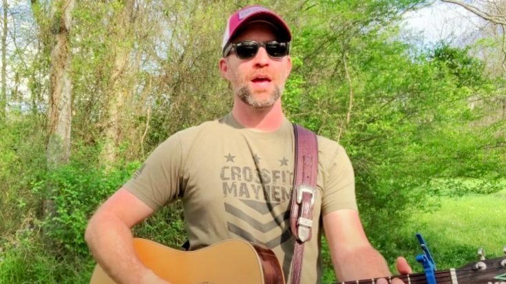 Josh Turner Delivers Outdoor Cover Of Dove Award-Winning Version Of “I Saw The Light” | Classic Country Music Videos
