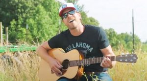 Dustin Lynch Thanks Small Business Owners Before Singing Travis Tritt’s “It’s A Great Day To Be Alive”
