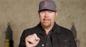 Toby Keith Warns Fans About People Impersonating Him Online