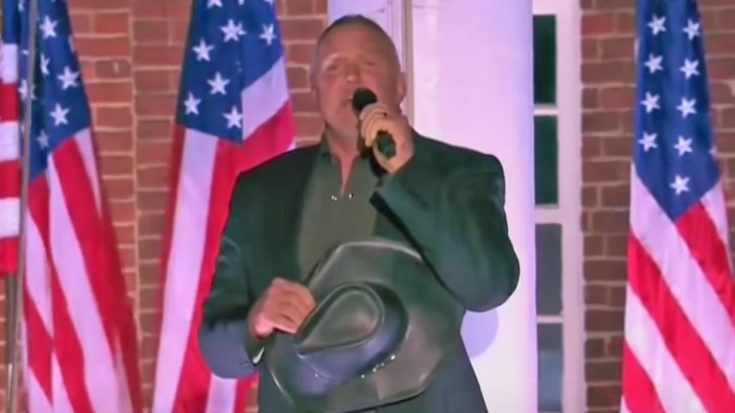 Trace Adkins Sings National Anthem At Republican National Convention | Classic Country Music Videos