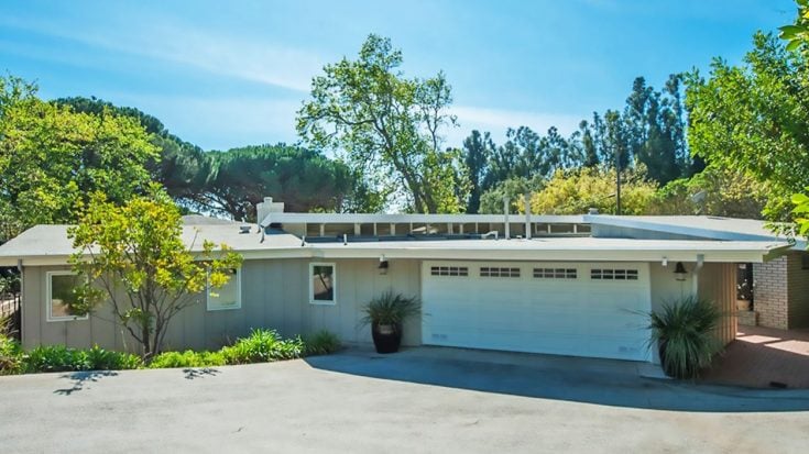 A Look Inside Garth Brooks & Trisha Yearwood’s Malibu Beach House | Classic Country Music | Legendary Stories and Songs Videos