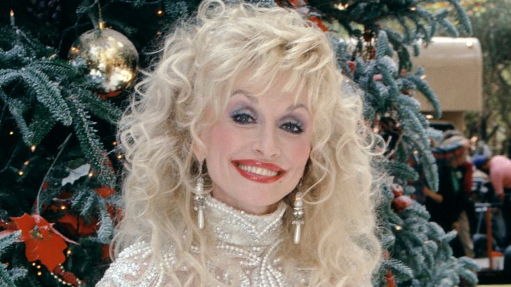 “I Saw Mommy Kissing Santa Claus” Gets A Dolly Parton Twist | Classic Country Music | Legendary Stories and Songs Videos