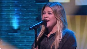 Kelly Clarkson Puts Own Spin On Shania Twain’s “No One Needs To Know”