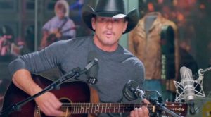 Tim McGraw Plays Keith Whitley’s Guitar While Singing “Don’t Close Your Eyes”