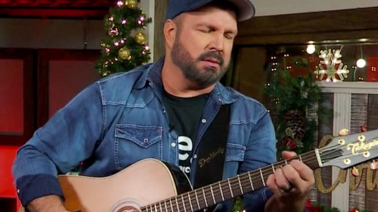 Garth Brooks Chokes Up During Performance Of “Belleau Wood” | Classic Country Music Videos