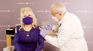 Dolly Parton Receives COVID-19 Vaccine
