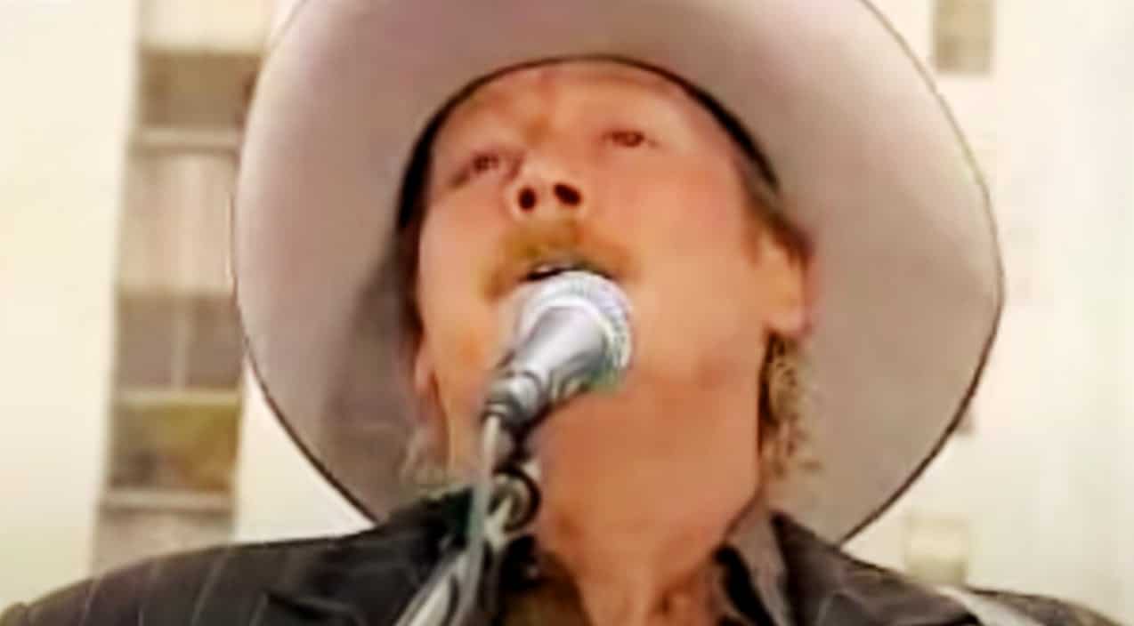 Teary-Eyed Alan Jackson Honors 9/11 Victims With Performance Of “Where Were You”