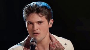 Singer Turns To Ronnie Milsap Song In Desperate Moment On “The Voice”