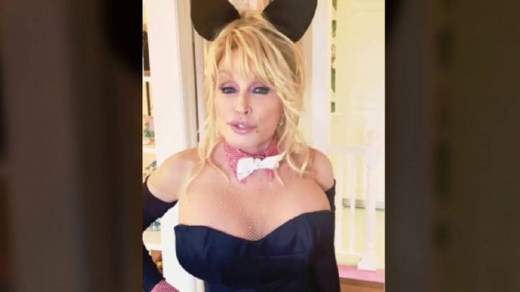 A-List Actor Reveals His Mom Designed Dolly Parton’s Bunny Costume | Classic Country Music Videos