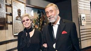 Ray Stevens Reveals Wife Is At “End-Of-Life Stage,” Cancels Shows