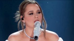 Gabby Barrett Sings Stunning Rendition Of “I Hope You Dance” At 2022 ACM Awards