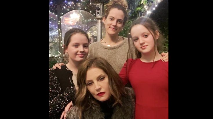 Lisa Marie Presley’s Twin Daughters Make Rare Public Appearance At “Elvis” Movie Premiere | Classic Country Music Videos