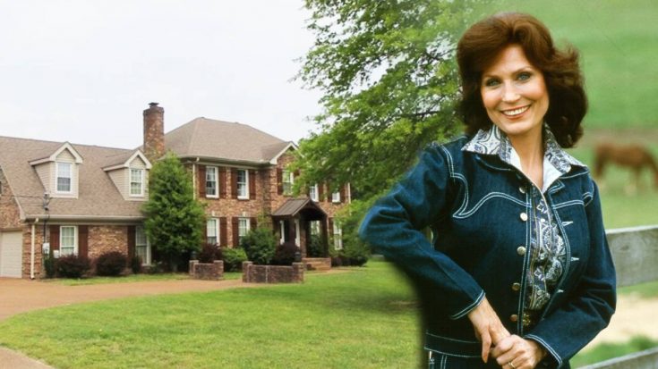 Loretta Lynn Lists Gorgeous Tennessee Home For Sale | Classic Country Music Videos