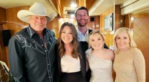 Alan Jackson Celebrates Being CMT’s “Artist Of A Lifetime” Alongside Wife & Daughters