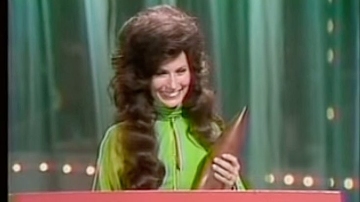 1972: Loretta Lynn Became The First Woman To Win CMA Entertainer Of The Year | Classic Country Music | Legendary Stories and Songs Videos