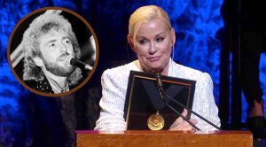 Lorrie Morgan Gives Emotional Speech About Keith Whitley’s CMHOF Induction