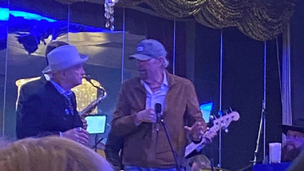Toby Keith sings at Jeff Ruby's Steakhouse