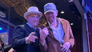 Toby Keith Sings During Surprise Appearance One Year After Cancer Diagnosis