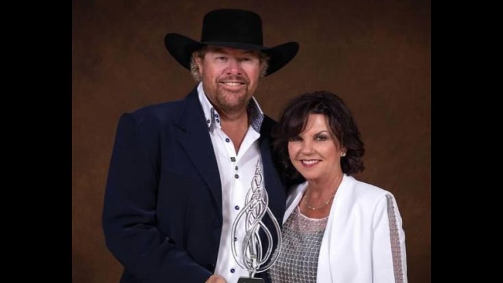 Meet Toby Keith’s Wife, Tricia Lucus | Classic Country Music | Legendary Stories and Songs Videos