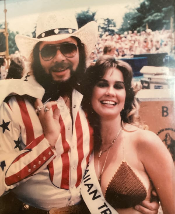 Hank Williams Jr. and his wife Mary Jane Thomas.