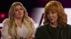 Reba & Kelly Clarkson Get Emotional & Cry During “Voice” Rehearsals