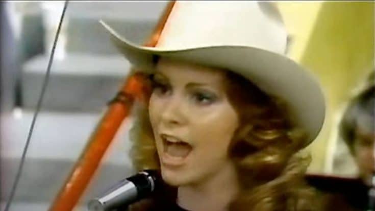 See The National Anthem Performance That Launched Reba McEntire’s Career | Classic Country Music | Legendary Stories and Songs Videos