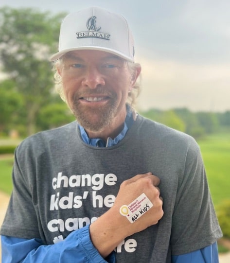 Photo of Toby Keith amid his cancer battle