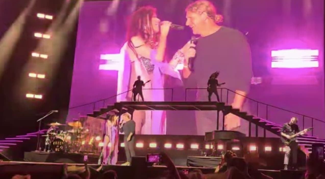 Shania Twain Reunites With Billy Currington To Sing "Party For Two"
