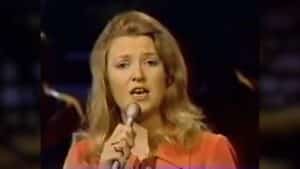 Tanya Tucker Sings “Delta Dawn” In 1973