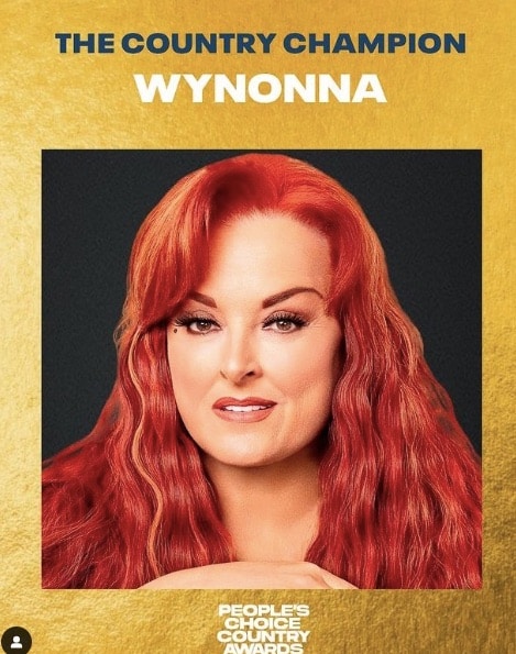 Wynonna receives The Country Champion Award from the People's Choice Country Awards