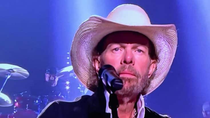 Toby Keith Delivers First Television Performance Since Cancer Diagnosis | Classic Country Music | Legendary Stories and Songs Videos