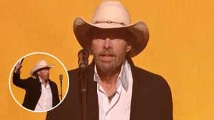 Toby Keith Accepts Country Icon Award At First-Ever People’s Choice Country Awards