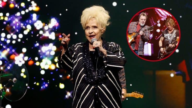 Vince Gill, Keith Urban Join Brenda Lee For “Rockin’ Around The Christmas Tree” | Classic Country Music | Legendary Stories and Songs Videos
