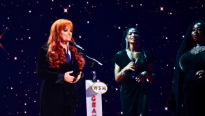 Wynonna Judd Performs A Song She Used To Sing With Naomi For “Christmas At The Opry”