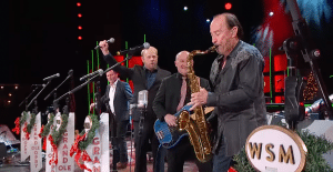 Lee Greenwood Plays Saxophone For Dailey & Vincent On “Rockin’ Around The Christmas Tree”