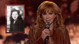 THE VOICE: Reba McEntire Delivers Powerful “Seven Minutes In Heaven” Tribute To Her Mom