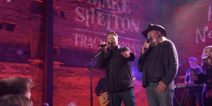 Blake Shelton and Trace Adkins perform "Hillbilly Bone" together on New Year's Eve