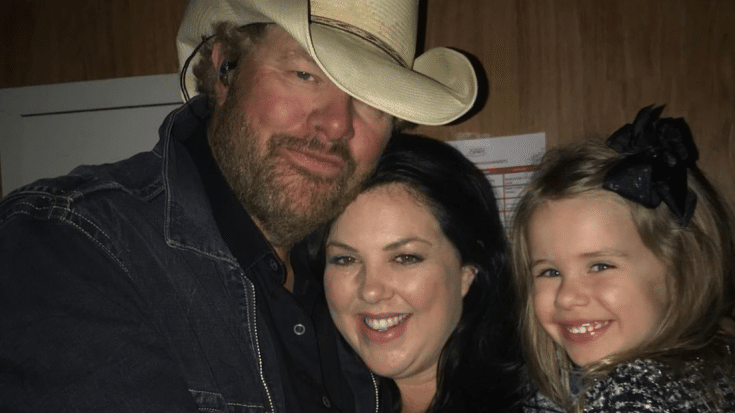 Toby Keith’s Daughter Shares Never-Before-Seen Photos Of Him As A Grandpa | Classic Country Music | Legendary Stories and Songs Videos