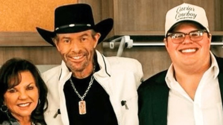 Toby Keith’s Son Makes First Public Appearance Since Toby’s Death | Classic Country Music | Legendary Stories and Songs Videos