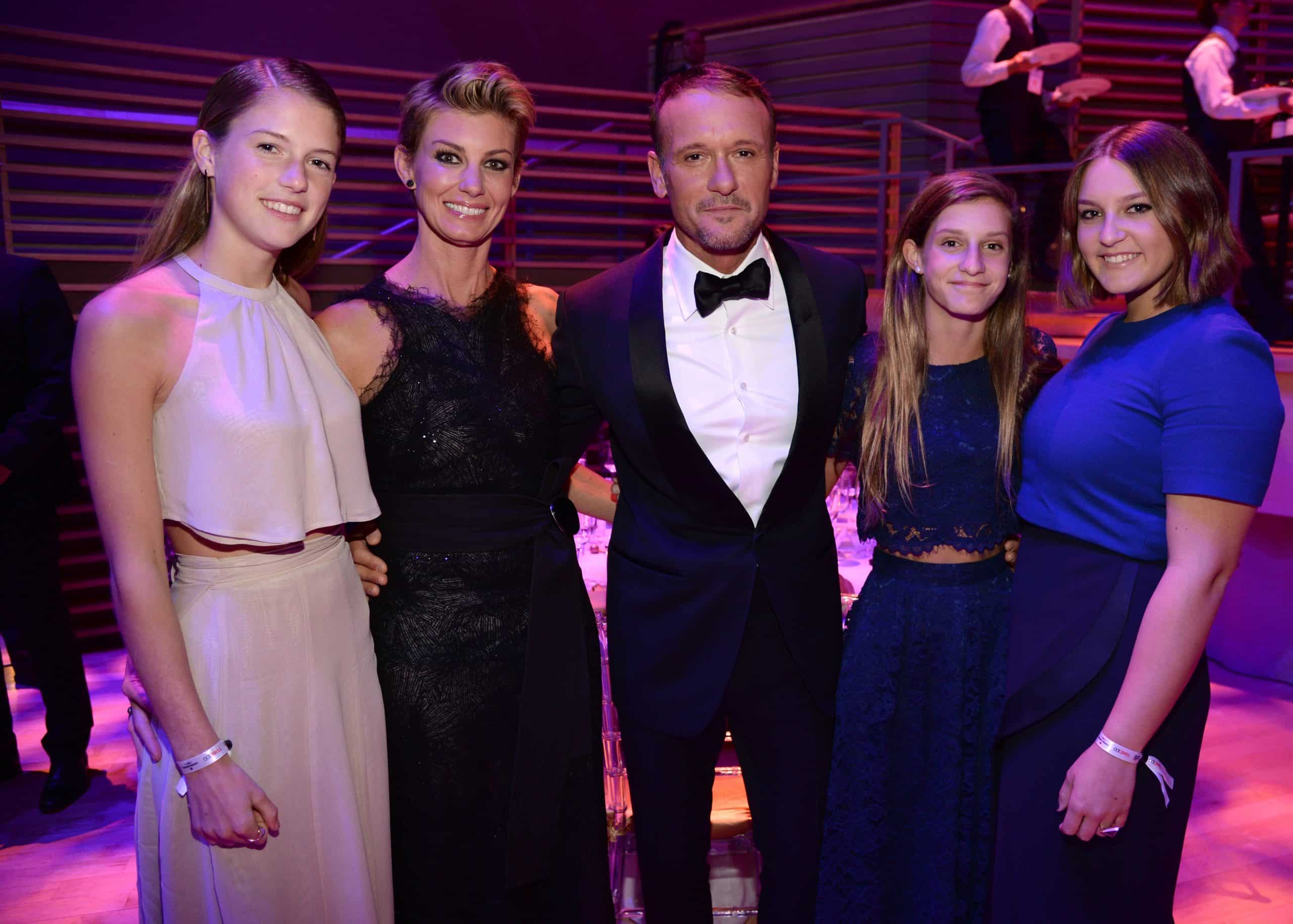 Tim McGraw & Faith Hill with their daughters: Gracie, Maggie, & Audrey