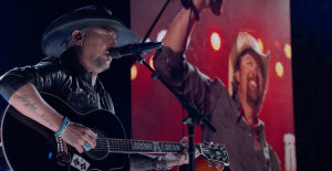 Jason Aldean Transforms Toby Keith’s “Should’ve Been A Cowboy” Into A Touching Ballad