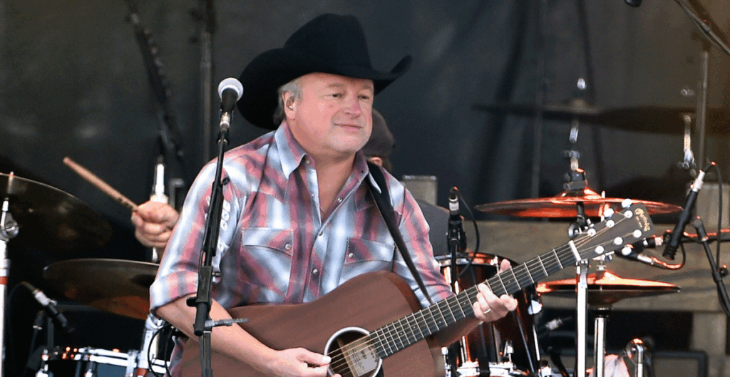 Mark Chesnutt has confirmed his return to performing after his June heart surgery
