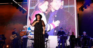 Toby Keith’s Daughter Krystal Honors Him With “Don’t Let The Old Man In” Cover At Tribute Concert