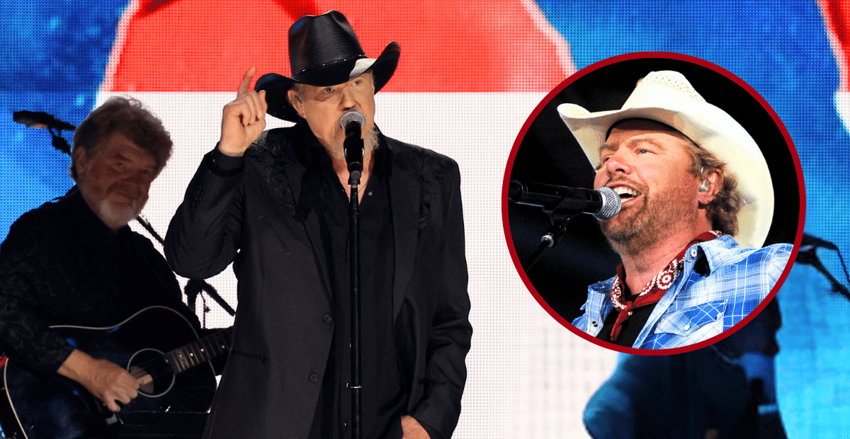 Trace Adkins Sings "American Soldier" In Compelling Tribute To Toby Keith