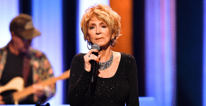 Country Legend Jeannie Seely Hospitalized
