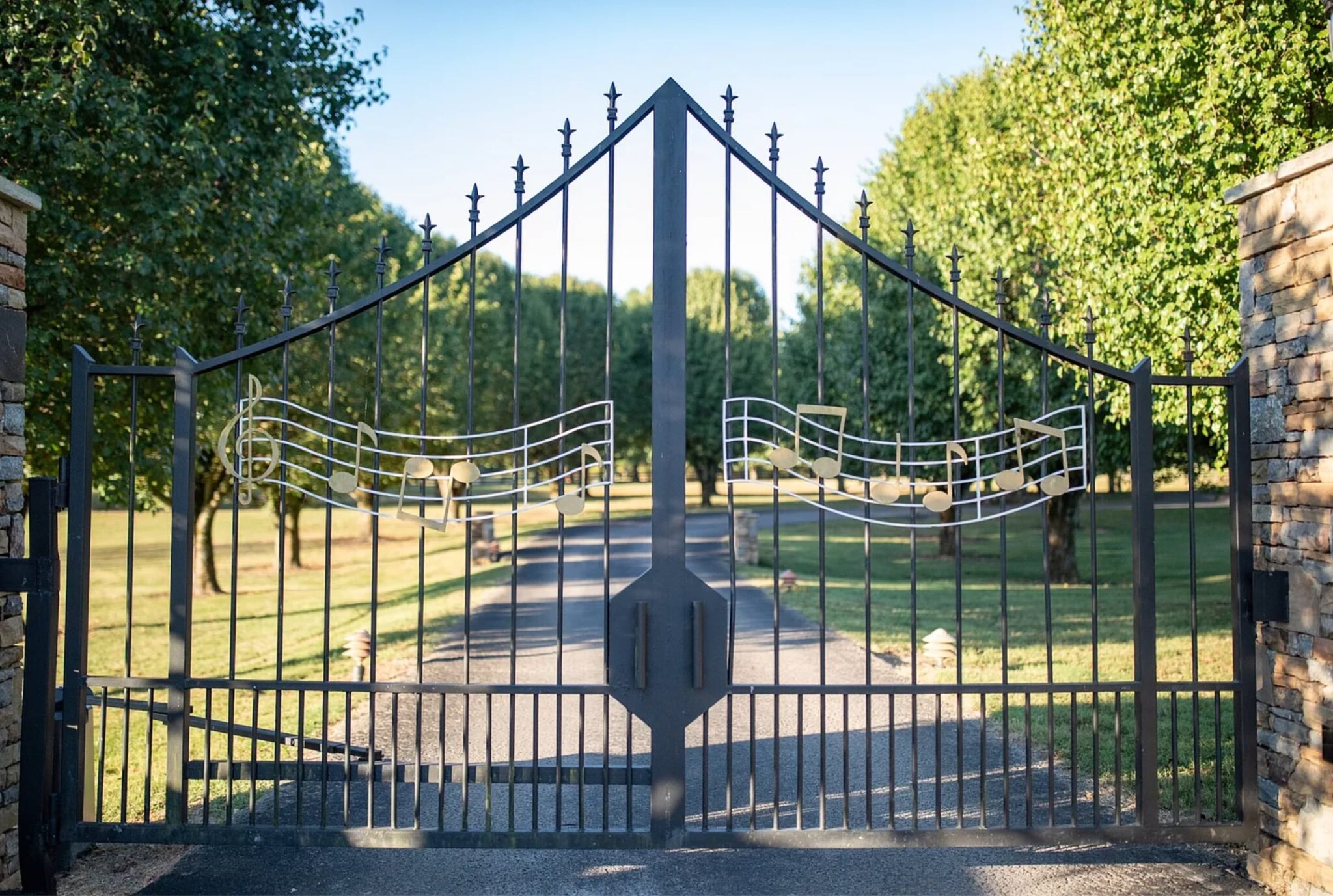 Asking Price Of Lavish Tennessee Estate Built By George Jones Reduced ...