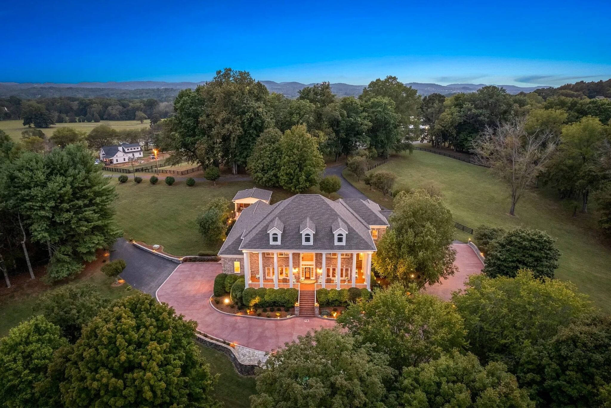 Lavish Tennessee Estate Built By Jones Listed For Sale [PHOTOS]