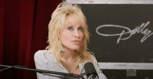 Dolly Parton Opens Up About Her Baby Brother’s Death – “It Crushed Me”
